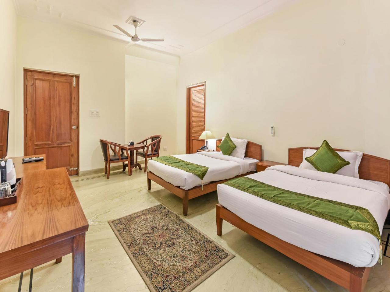 Treebo Trip The Nest Corporate Hotel Greater Noida Exterior photo